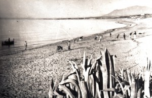Playa de Nagüeles - 1950-60 - Tirando del copo R